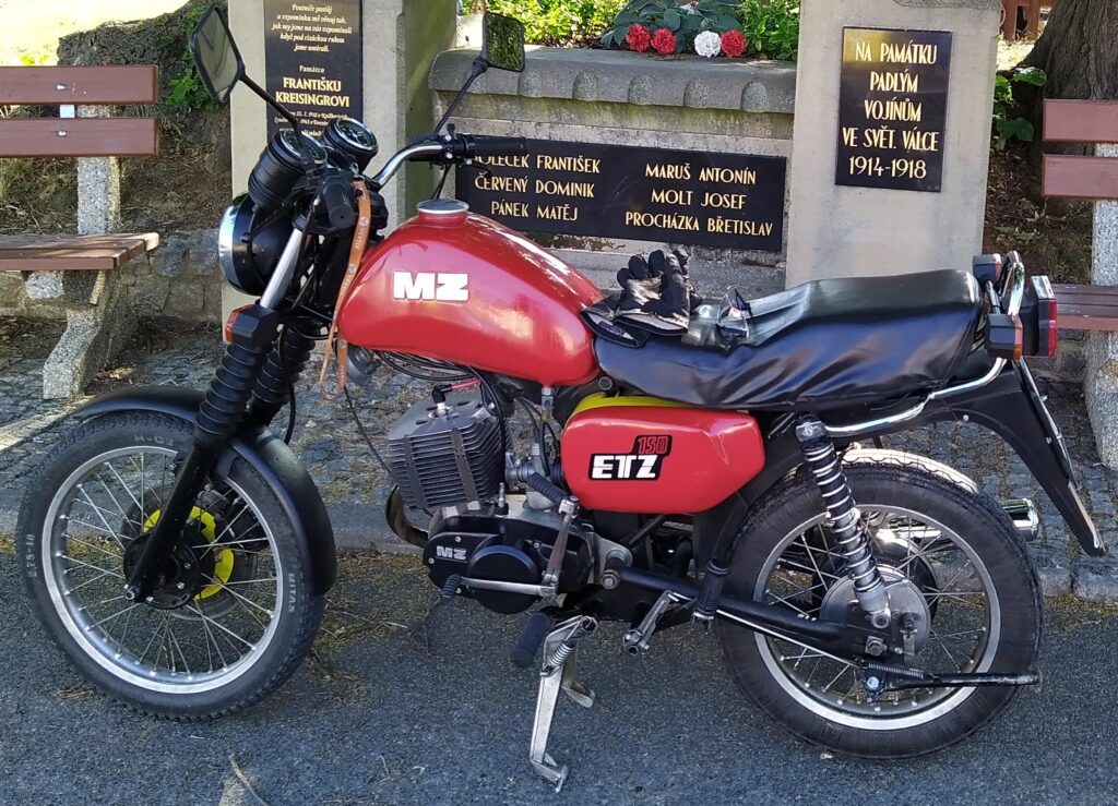 Uvodní foto pro automotive kategorii - motorka MZ 150 ETZ.