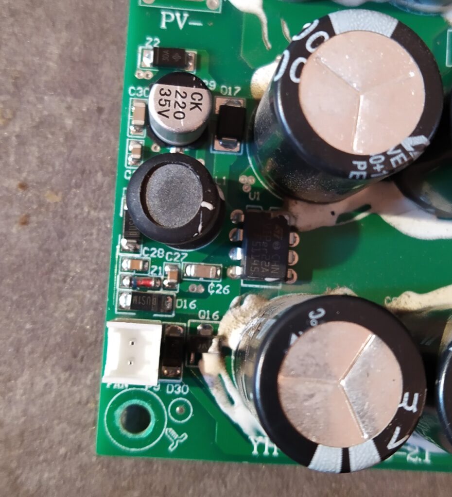 pomocný zdroj měniče před opravou