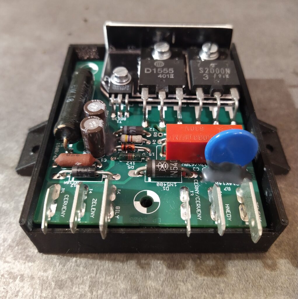 Řídící jednotka elektronického zapalování na MZ150 ETZ druhý pohled.