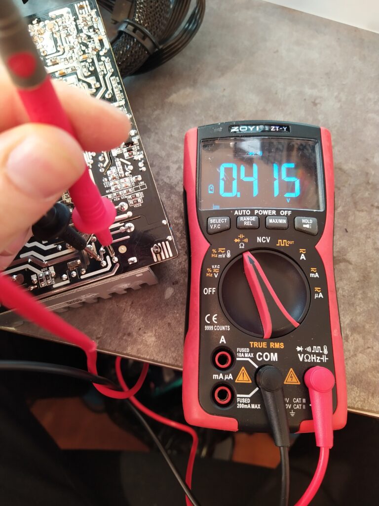 Kontrola hlavní diody v PFC ve zdroji EVGA 500 W2.