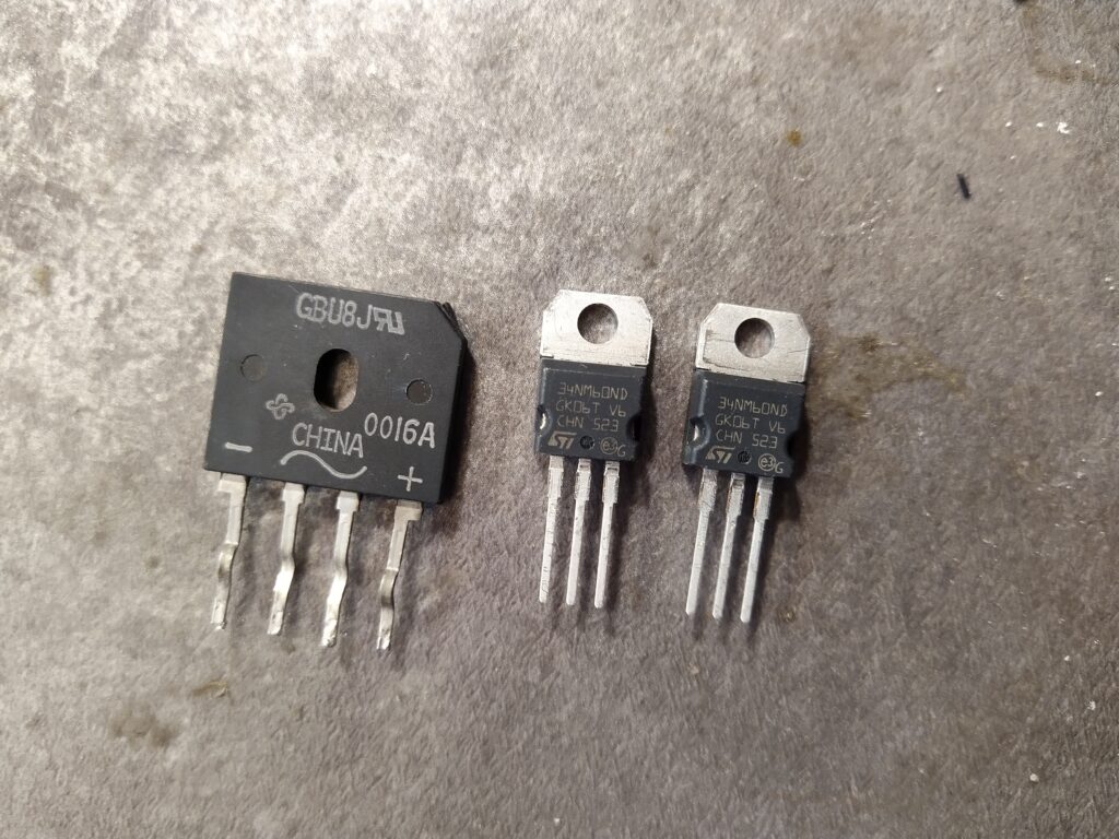 Nové komponenty do zdroje EVGA 500 W2.