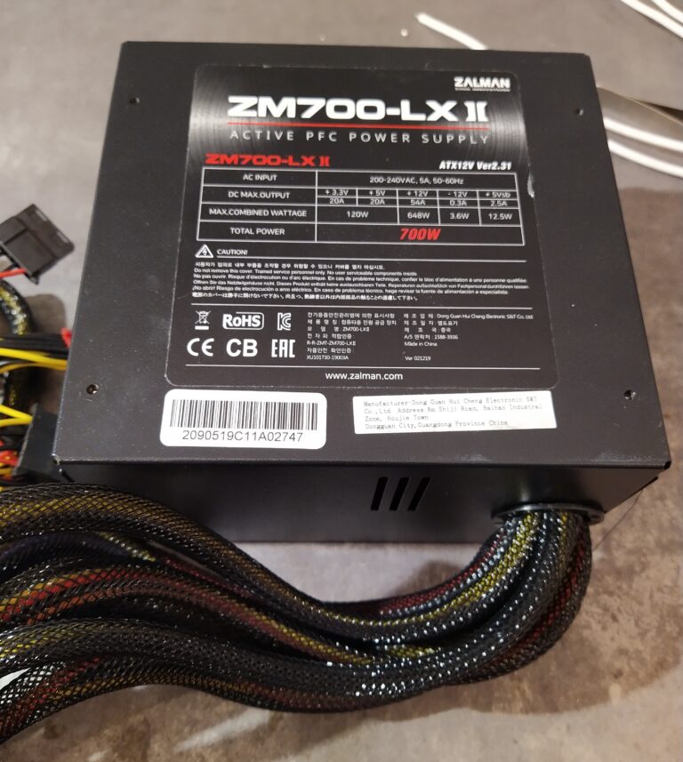 Zdroj ZALMAN ZM700 LXII shora.