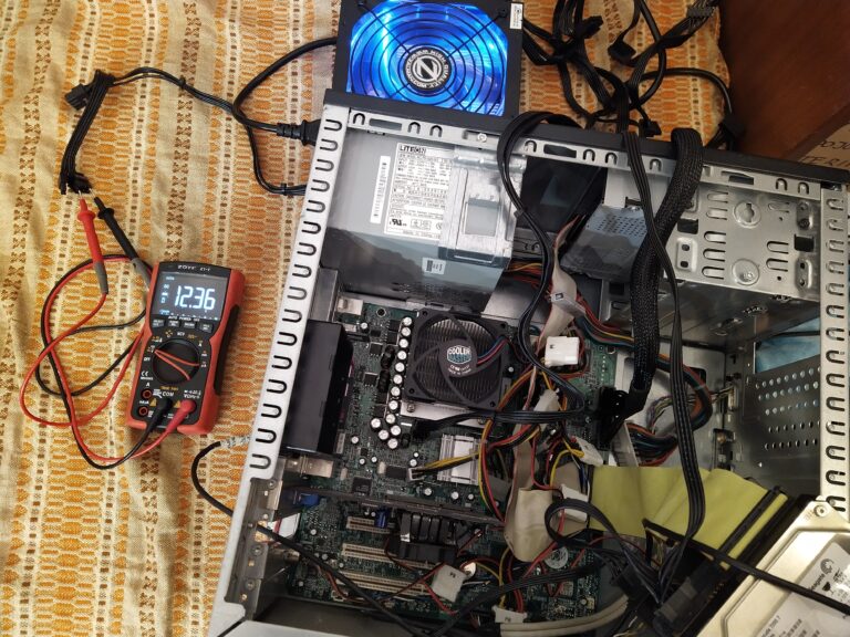 Testování PC zdroje ZALMAN ZM700 TX ve zkušebním počítači.