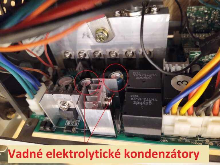 Vadné elektrolytické kondenzátory v pomocném zdroji UPS VOLT SinusPRO-800E.