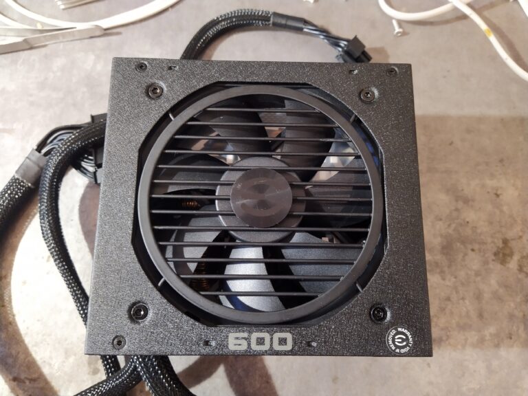 Zdroj EVGA 600 BQ č. 2 shora.