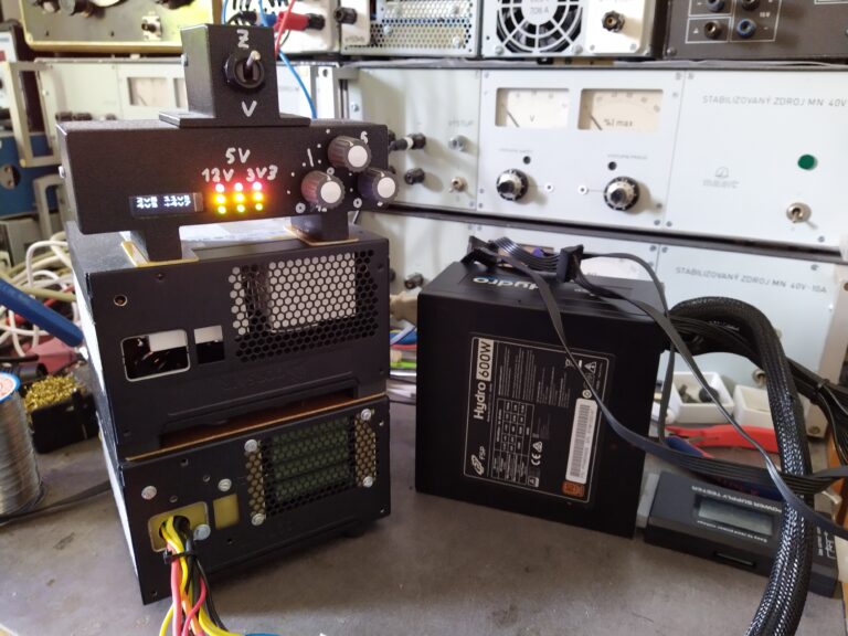 Testování zdroje FSP Hydro HD600 po opravě na zátěžovém testeru na zátěž 510 W.