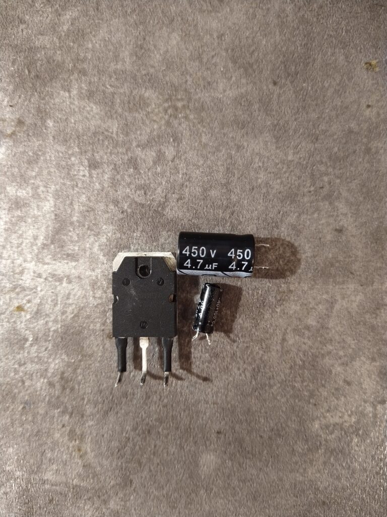 Vadné součástky z indukčního vařiče G3Ferrari G10061.