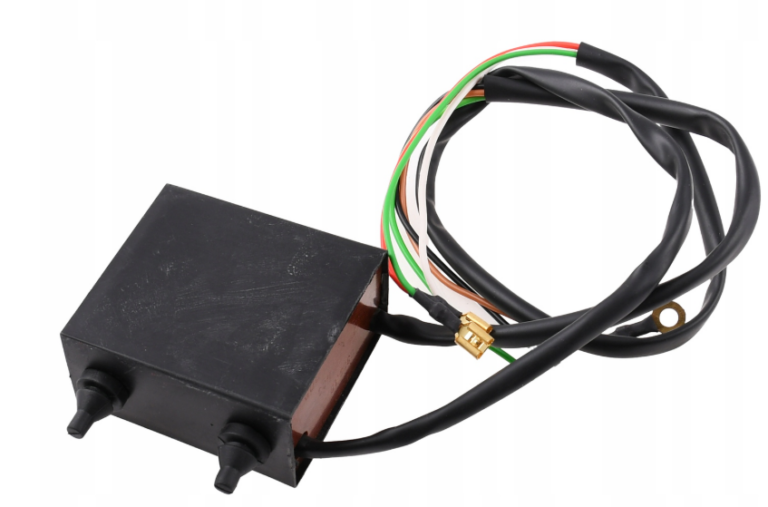 Originál řídící jednotka zapalování pro MZ 150 ETZ. Zdroj obrázku https://allegro.pl/oferta/modul-zaplonowy-12v-mz-etz-150-250-251-zaplon-elektroniczny-typ-2-18161683904?srsltid=AfmBOoqP9Qdx6ZbEwmhN0xBATF_lSzgMl_zeLqc4VKK92SBD__xJ-13D.