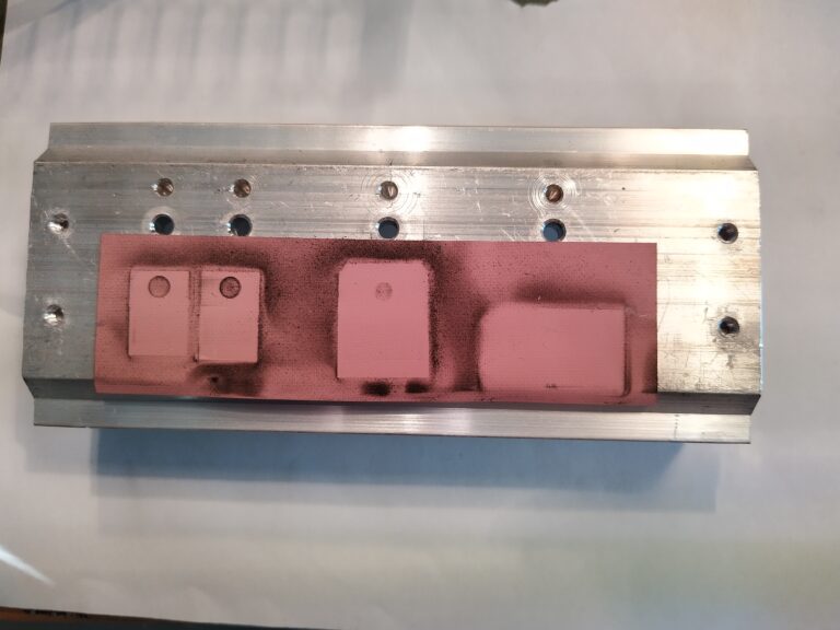 Chladič ze zdroje TRIO-PS před vyčištěním.